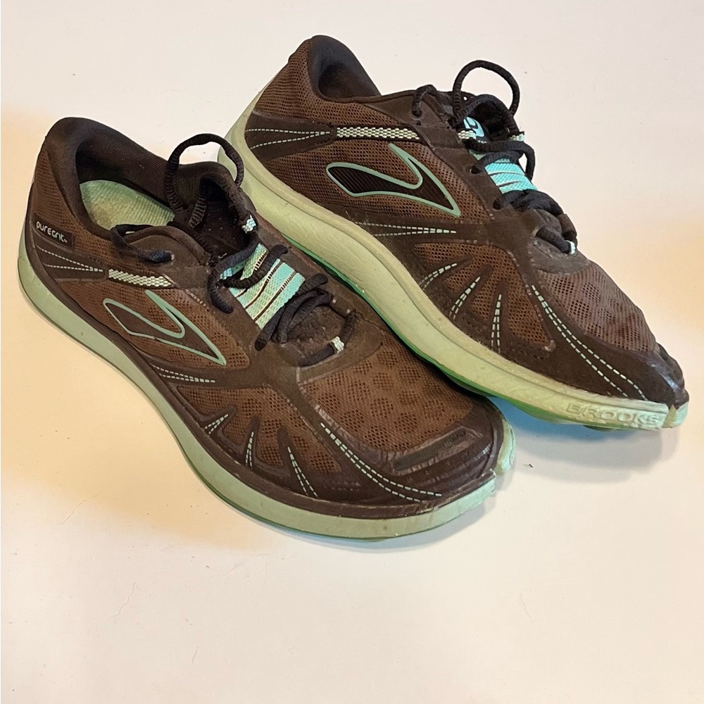 Brooks PureGrit Brown Sneakers